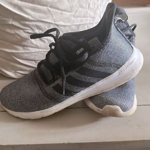 Adidas cloud foam womens 8. So comfy.